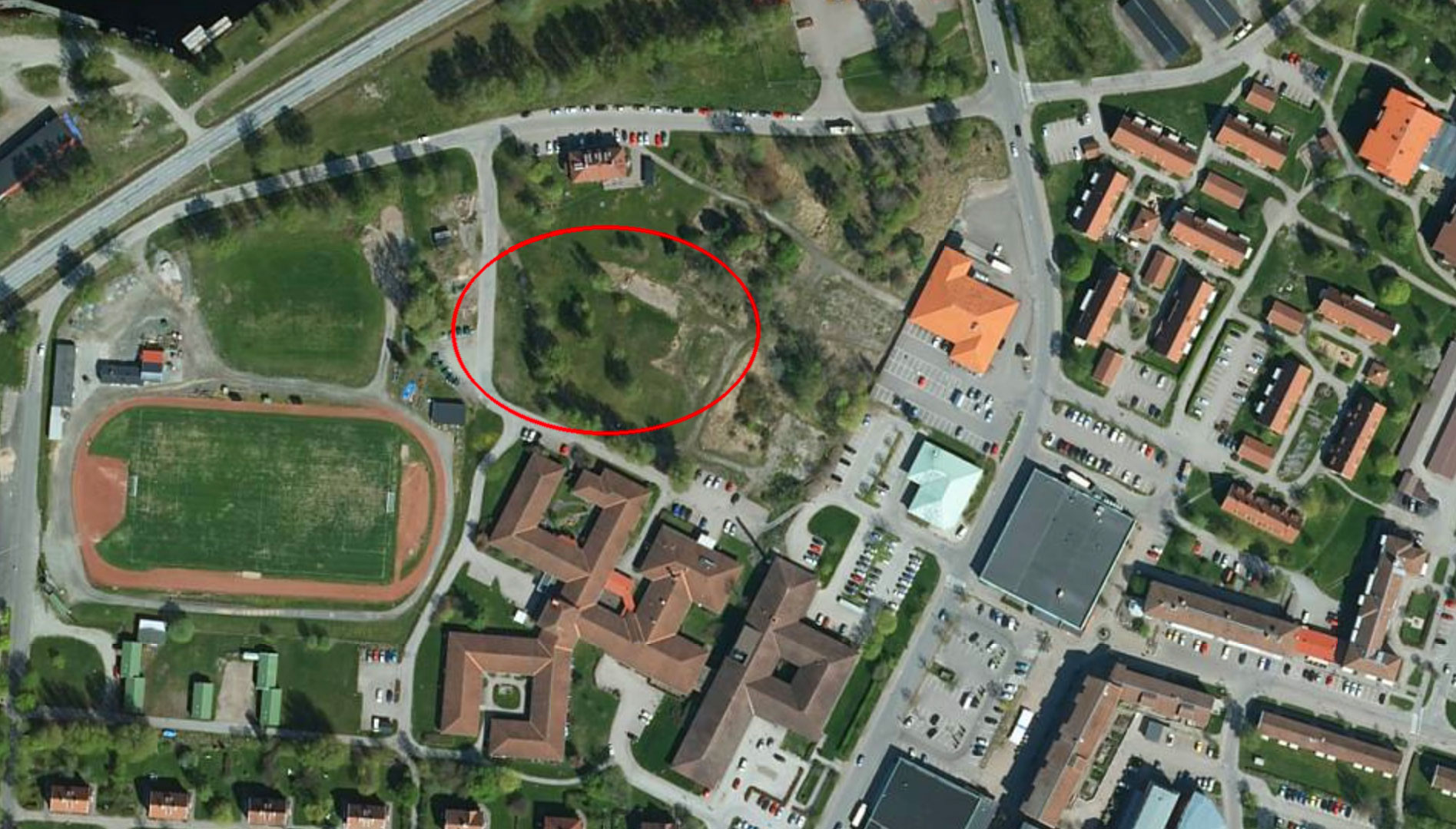 Karta över del av Skoghall centrum där tomten som Boet Bostad har köpt är utmärkt.