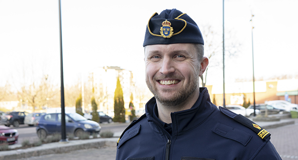 Vår glada, fina poliskompis Anders.