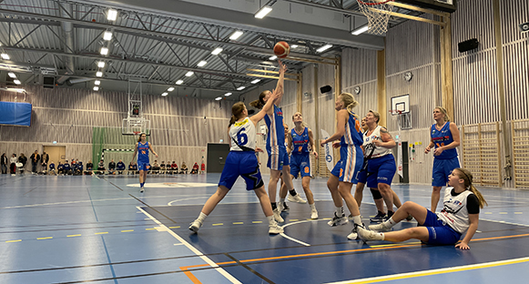 Full fart när Hammarö Basket spelar match.