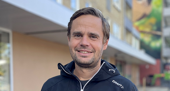 Fredrik Berglöf, vd för Hammaröbostäder, ser positivt på att Apoteket flyttar till centrum.