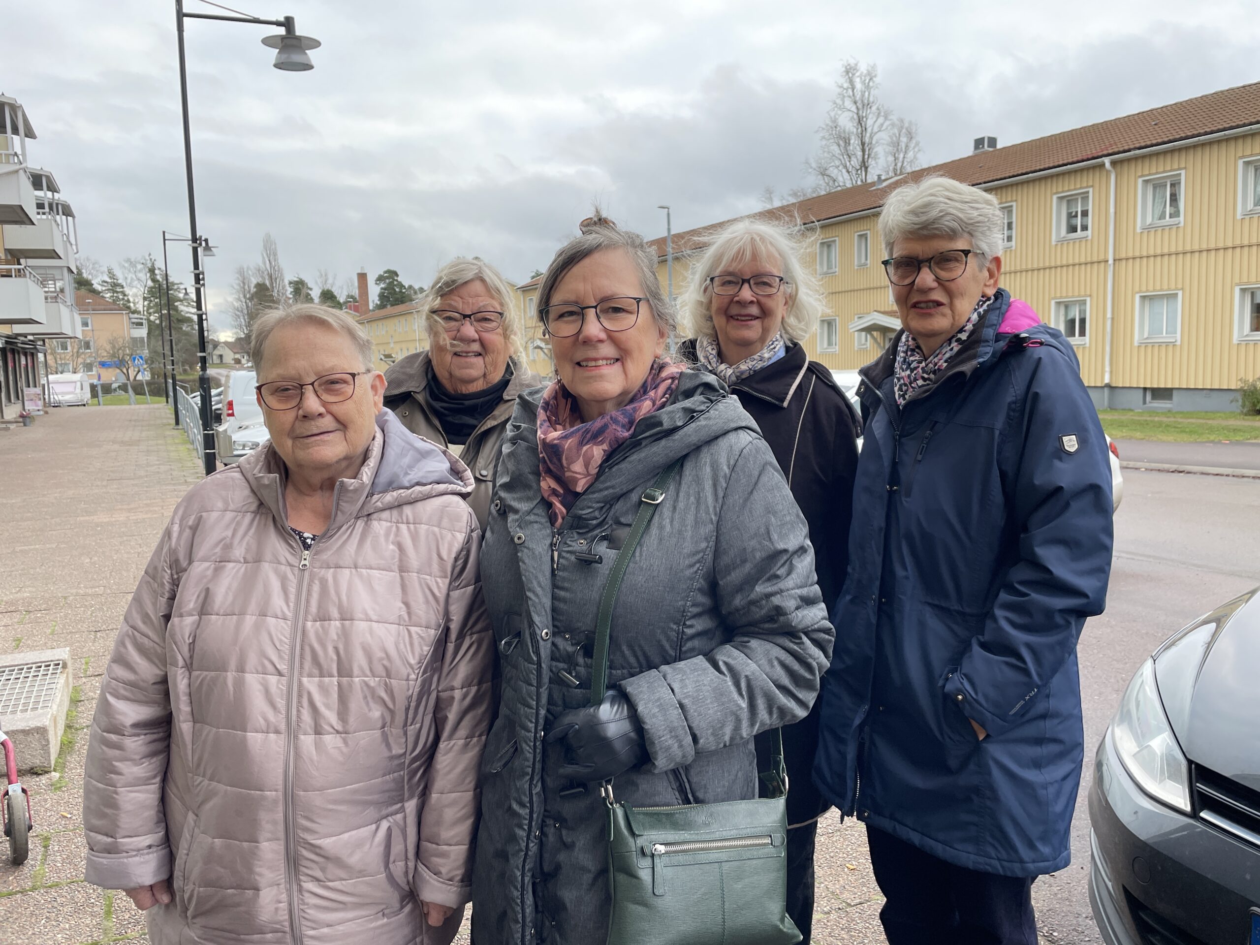 Reumatikerföreningen Hammarö firar 40. Styrelsen för föreningen är från vänster: Maud Karlsson, Monica Cider, Wiwi-Ann Sjöstedt, Anne-Marie Rosengren och Lisbeth Ericsson.